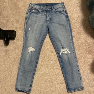Gap best girlfriend jeans size 28